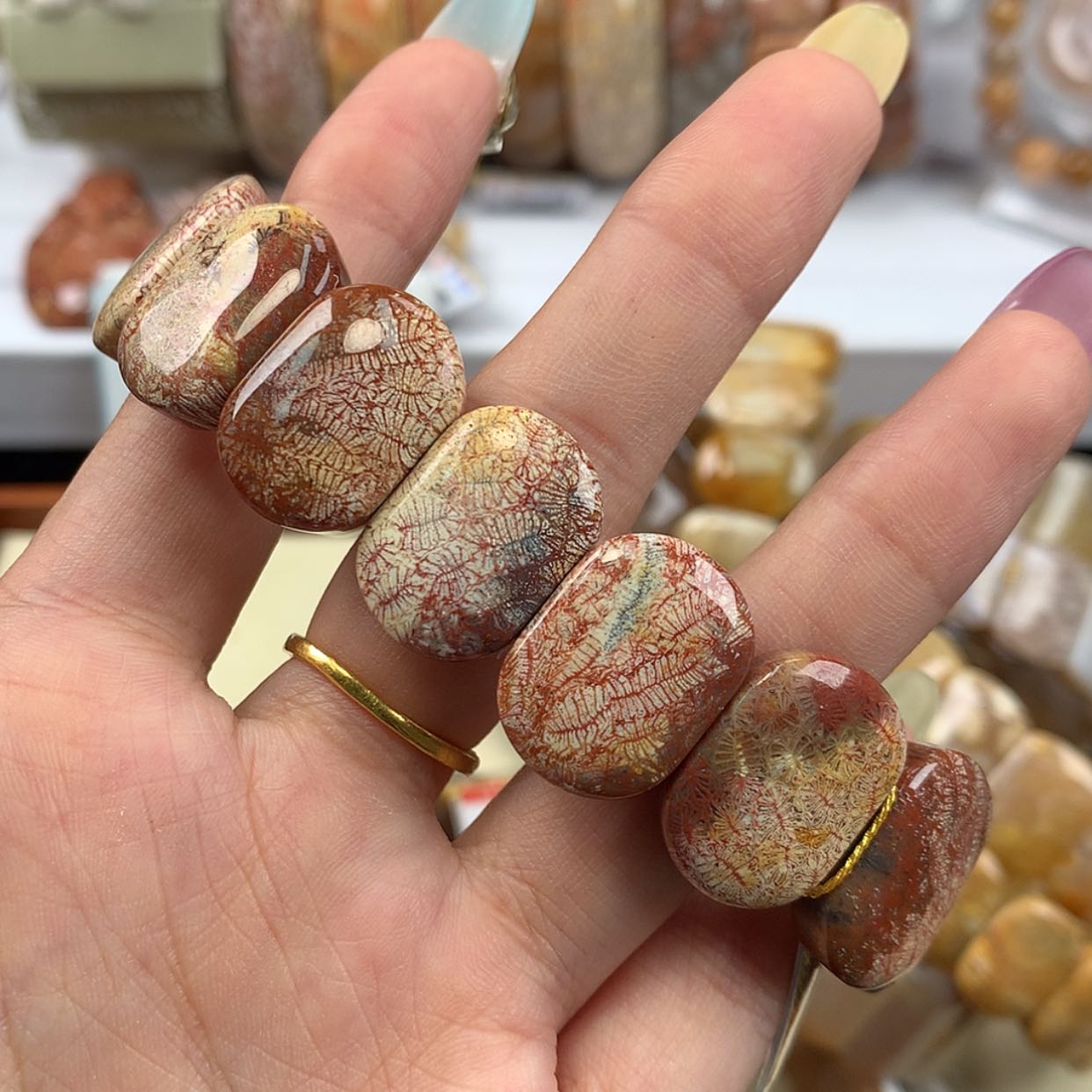 【闪购商品】硅化珊瑚（珊瑚玉）手镯未镶嵌皮彩虫128漏68