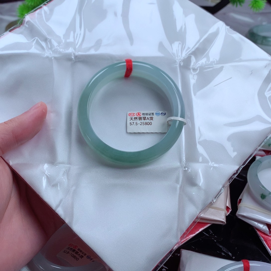 翡翠手镯未镶嵌缅甸翡翠天然手镯