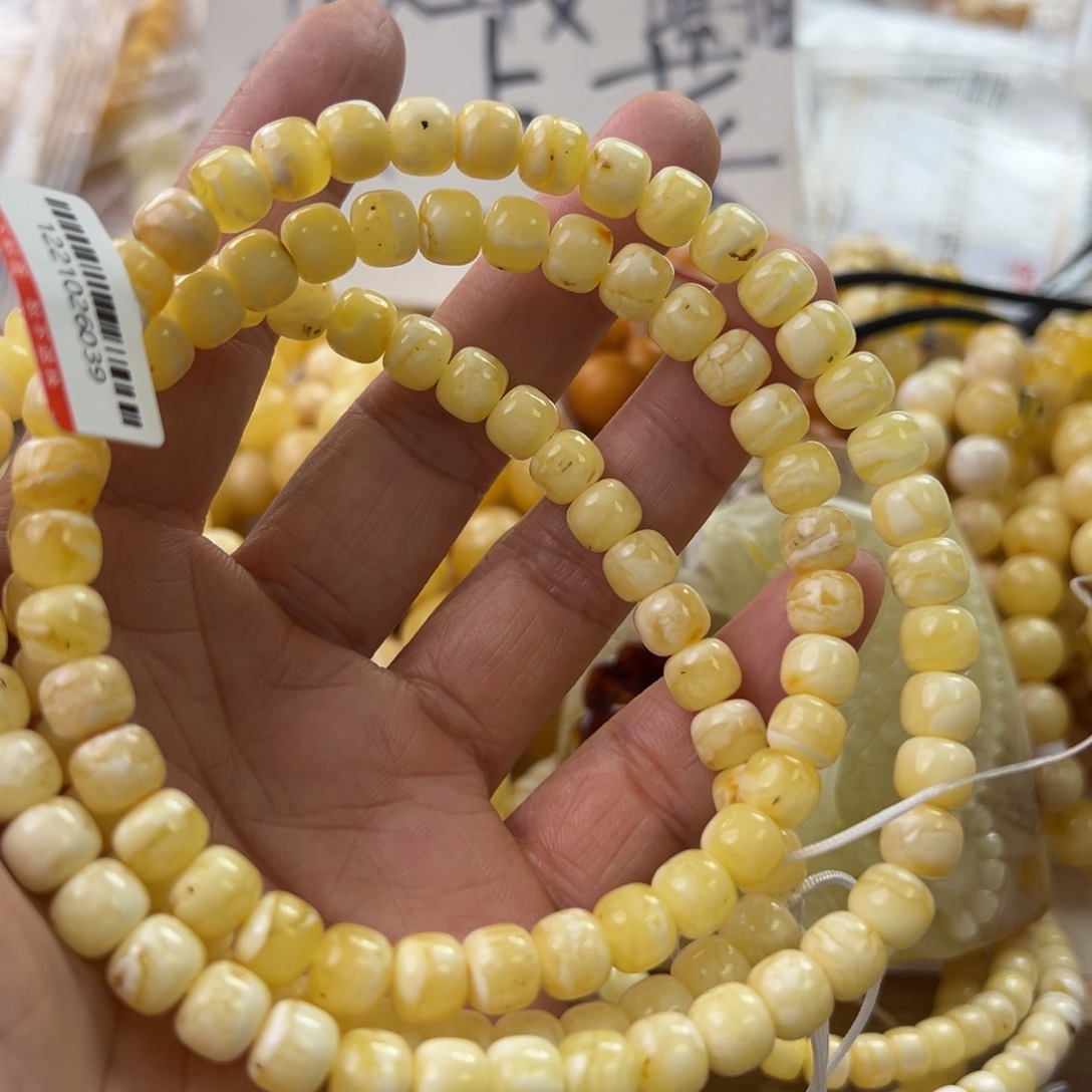 琥珀珠宝奇石未镶嵌