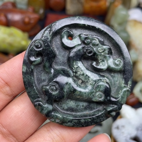 蛇纹石玉未镶嵌颈饰39