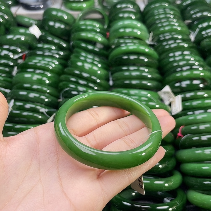 未镶嵌手镯和田玉（碧玉）