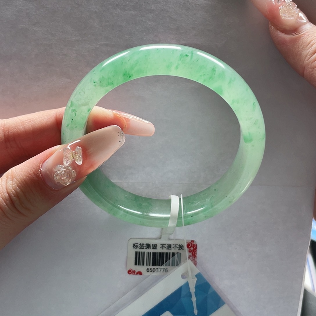 石英质玉手镯未镶嵌一****子九九58