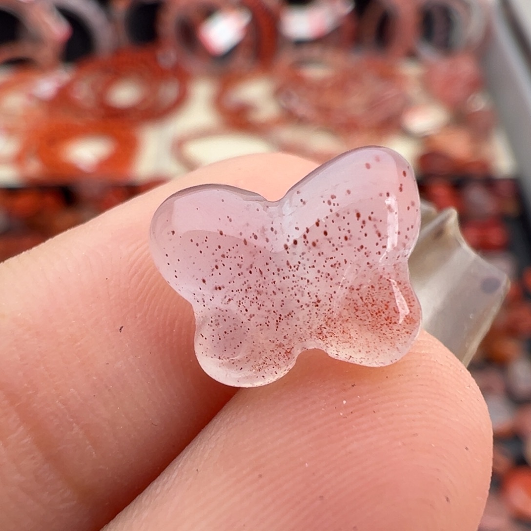 南红玛瑙未镶嵌颈饰胖蝴蝶