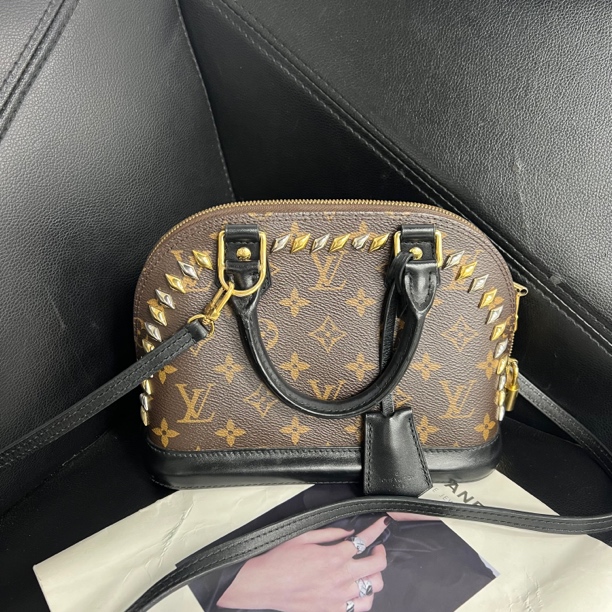 95新 LouisVuitton/路易威登 捐金沉珠/铆钉贝壳bb单肩