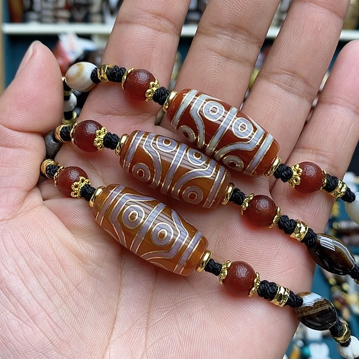 玛瑙/玉髓颈饰合金歌**子