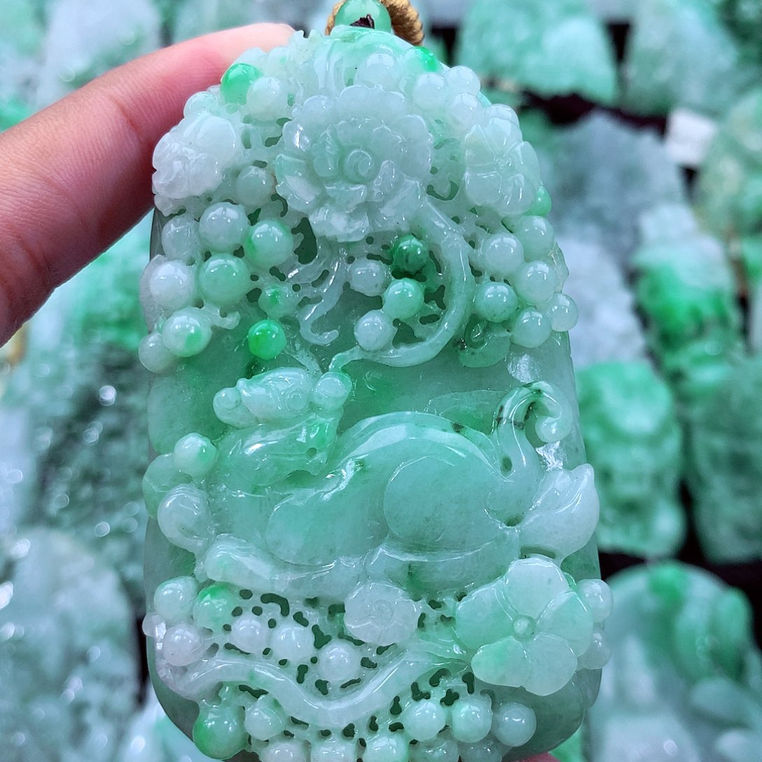 翡翠未镶嵌吊坠(不含链)