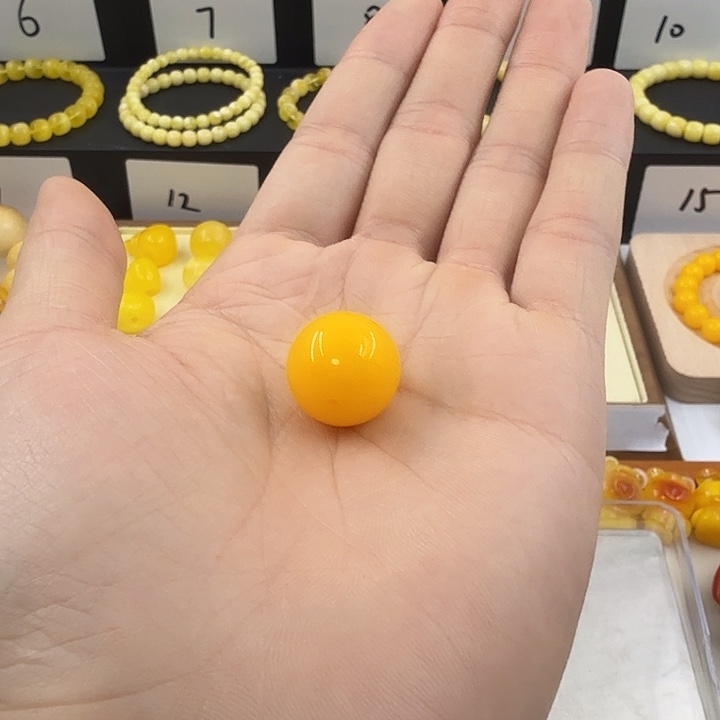 琥珀未镶嵌裸石蜜蜡鸡油黄单珠一颗