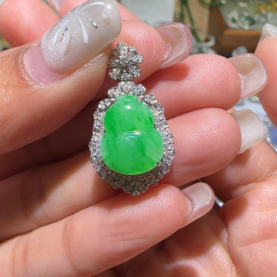 【闪购商品】翡翠颈饰18K金镶嵌缅甸