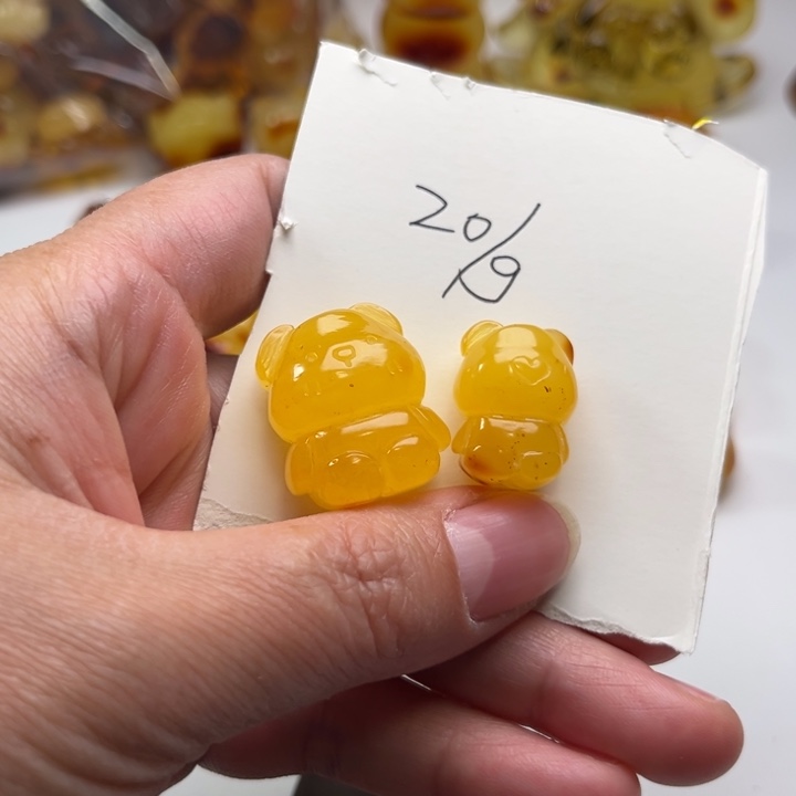 琥珀颈饰未镶嵌琥珀蜜蜡