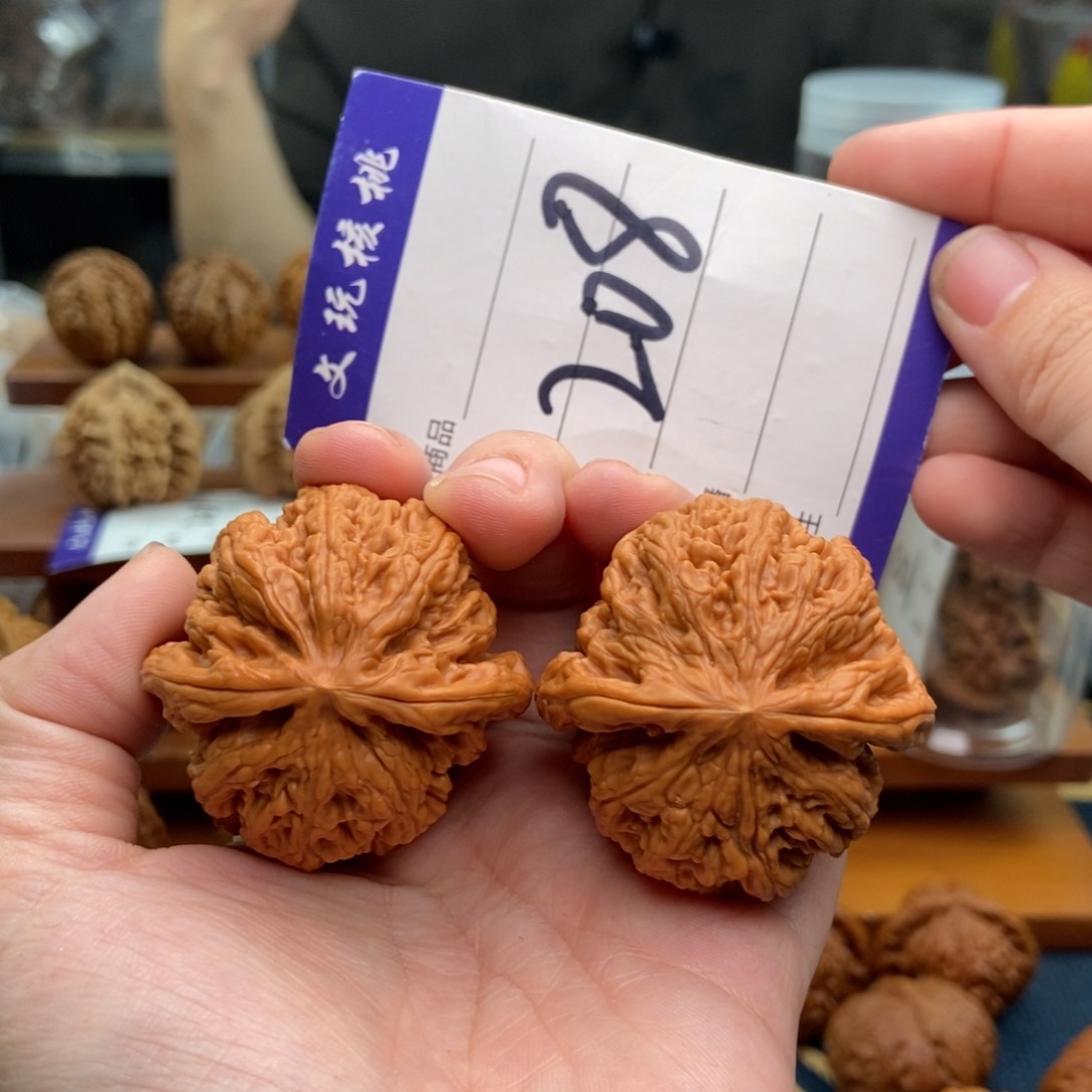 文玩核桃吊坠44粗筋