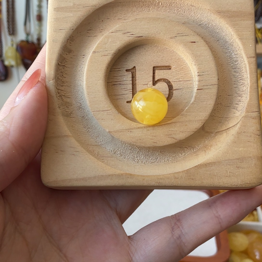 阿***，琥珀未镶嵌颈饰卡12圆珠