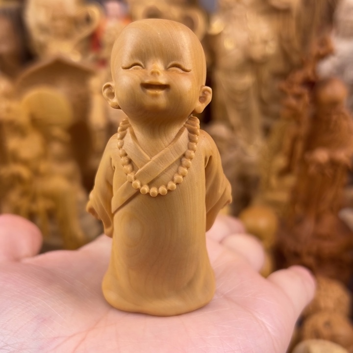 黄杨木黄杨木拥抱小和尚