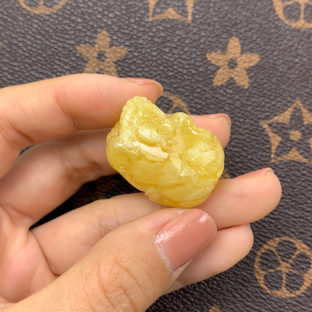 琥珀未镶嵌珠宝奇石