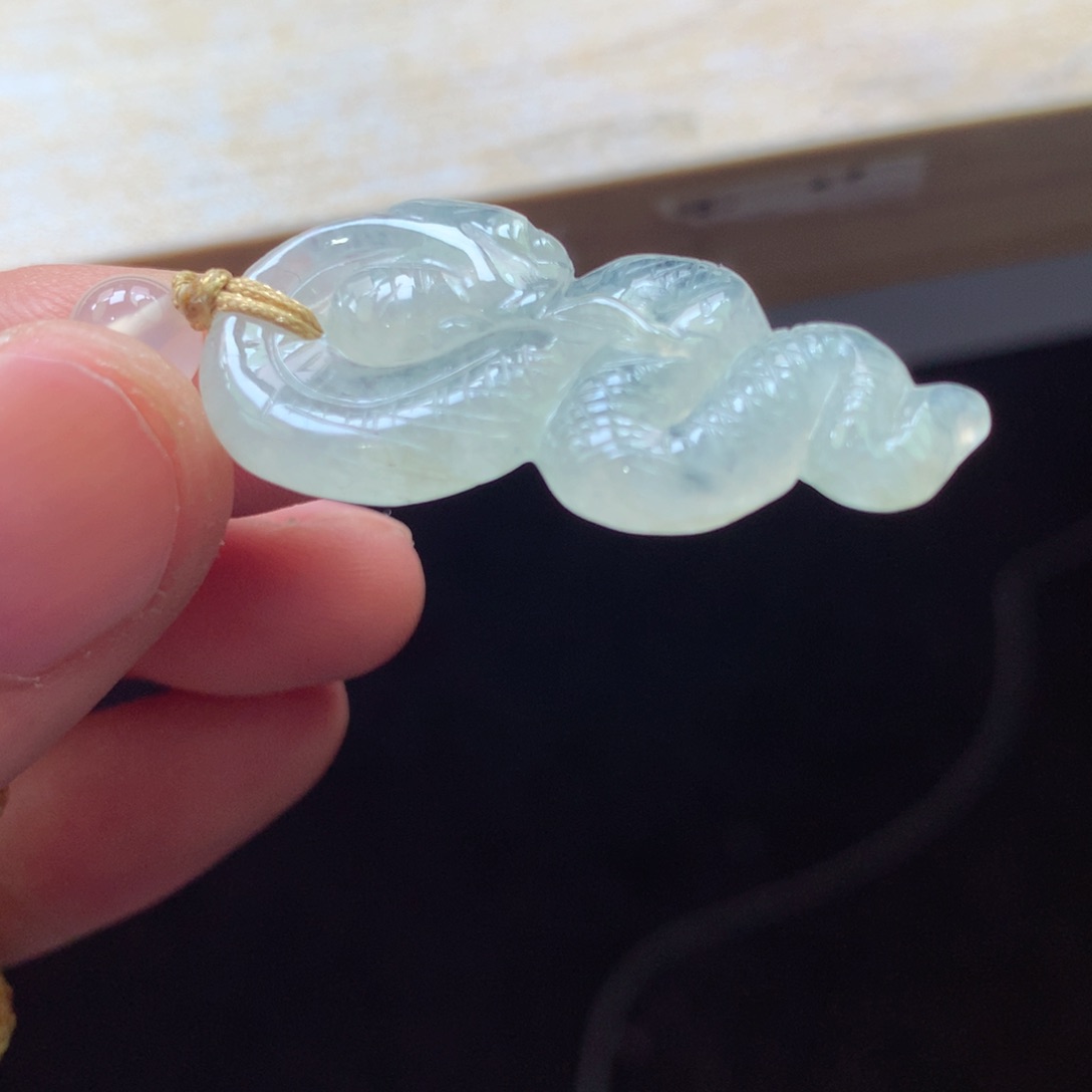 翡翠颈饰未镶嵌吊坠