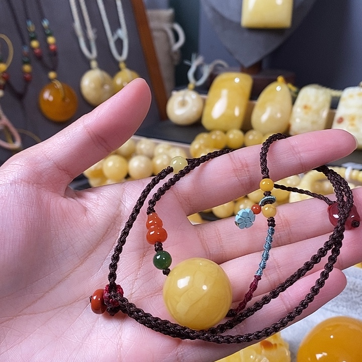 琥珀未镶嵌裸石圆珠锁骨坠