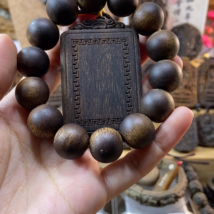 木@***海芽庄绿奇楠无事牌➕1.6手串
