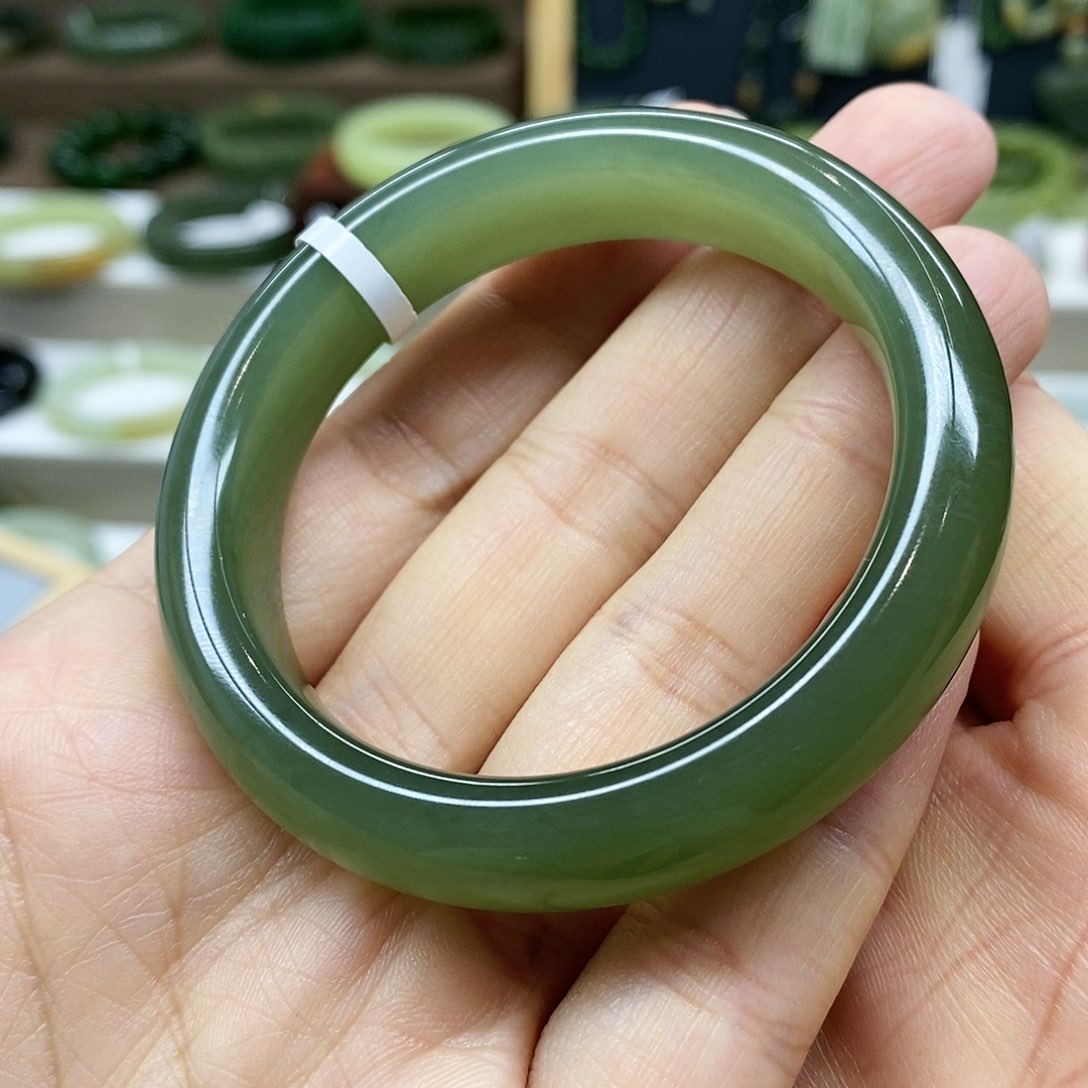 【闪购商品】未镶嵌手镯和田玉