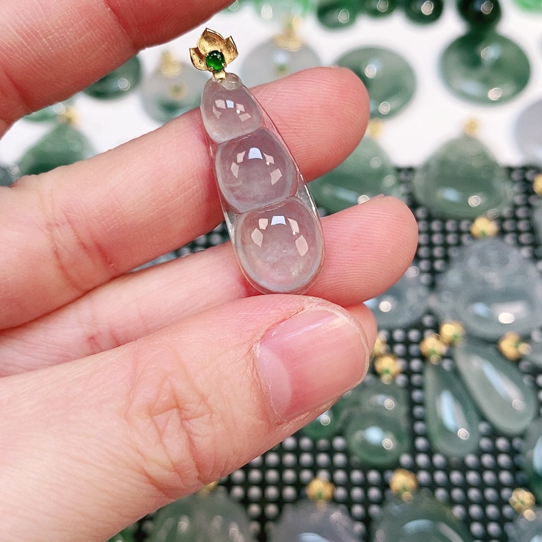 翡翠颈饰18K金镶嵌吊坠