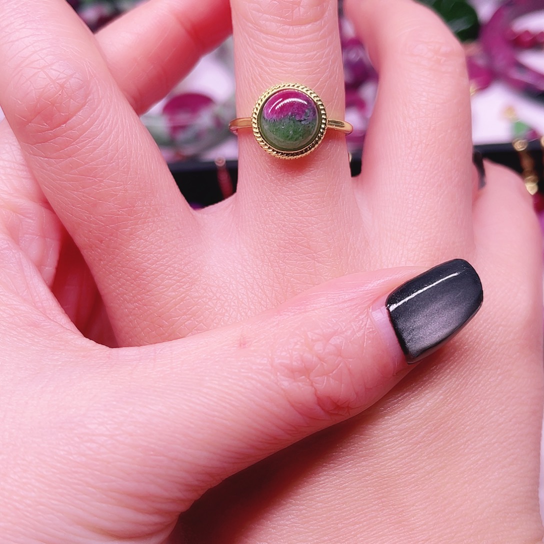 戒指红宝石未镶嵌