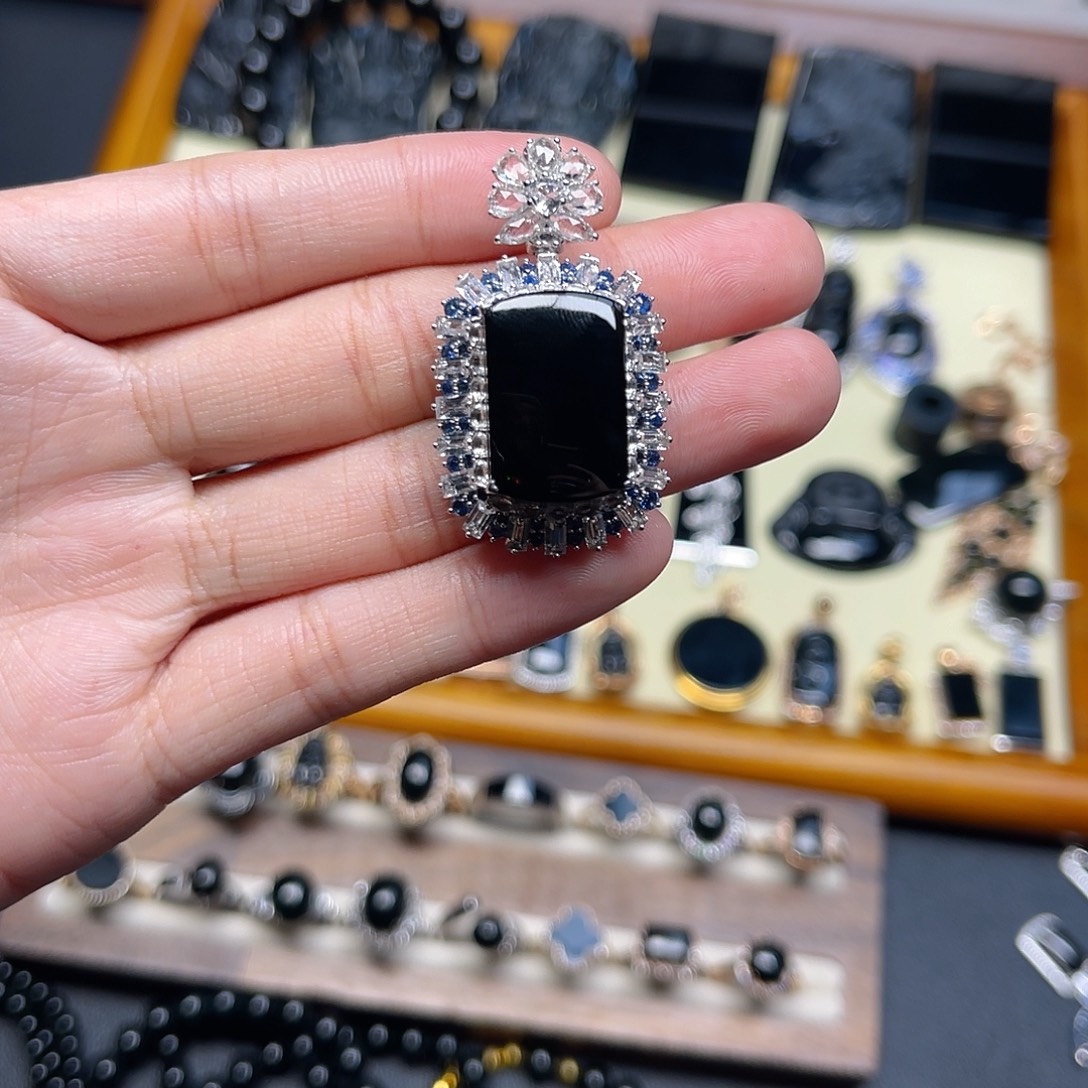 翡翠18K金镶嵌吊坠(不含链)无事牌