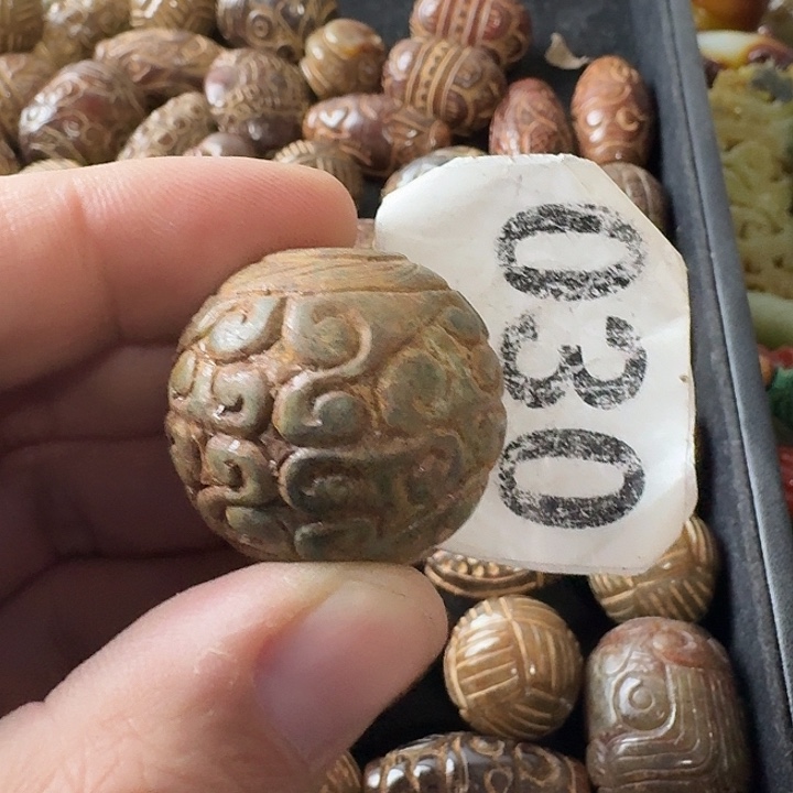 宝***和田玉未镶嵌颈饰