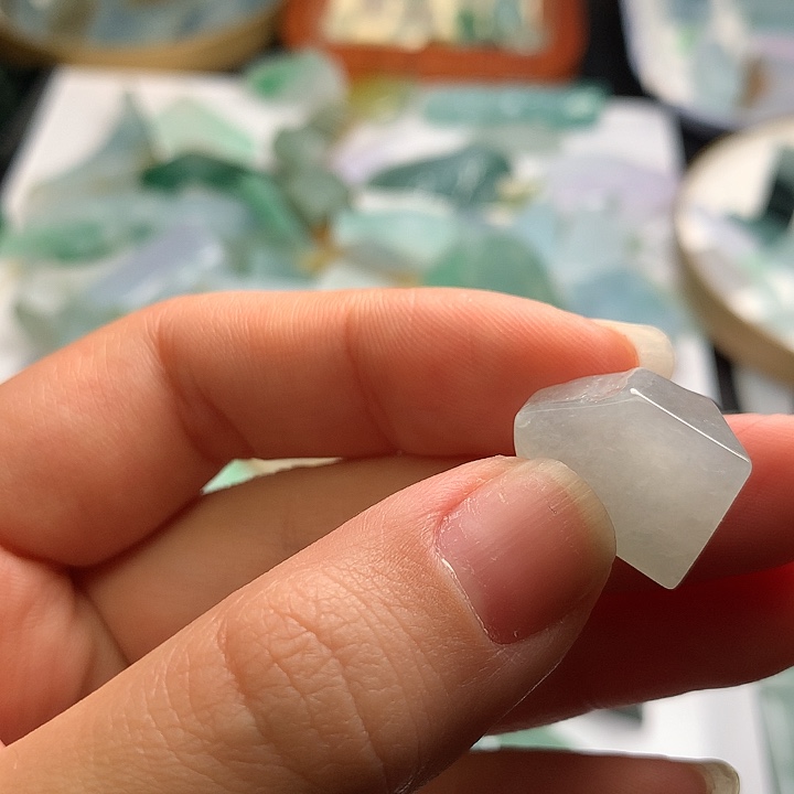 翡翠颈饰未镶嵌料子