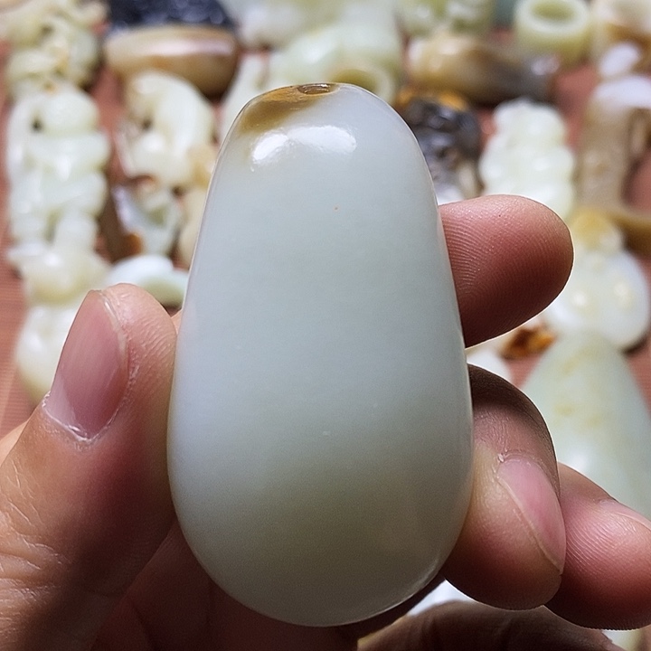 和田玉未镶嵌挂件