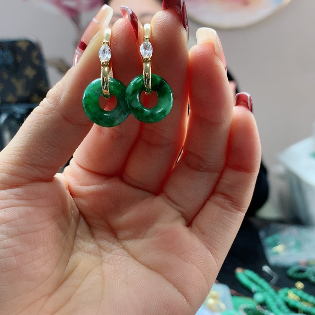 【闪购商品】翡翠耳饰未镶嵌，