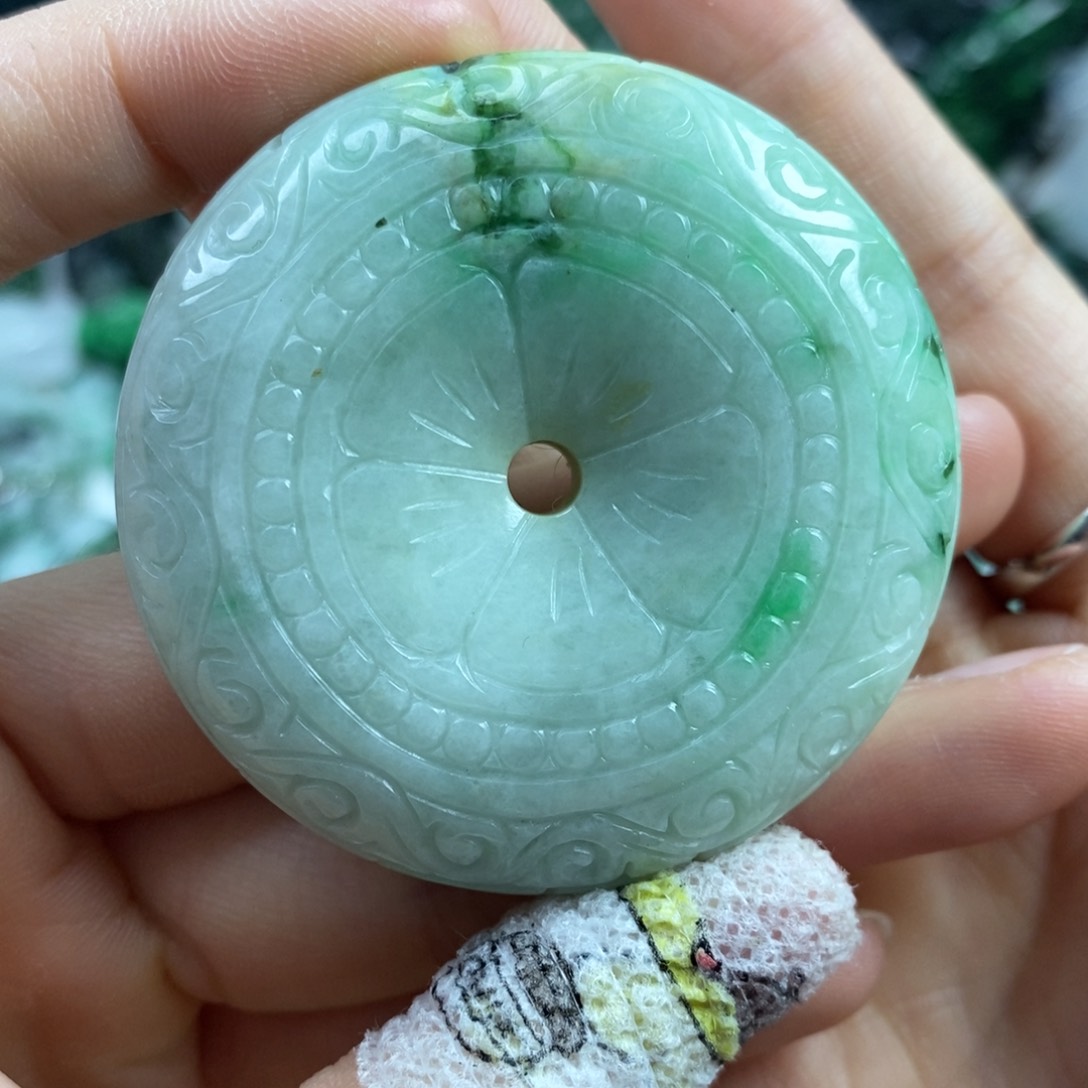 翡翠颈饰未镶嵌吊坠