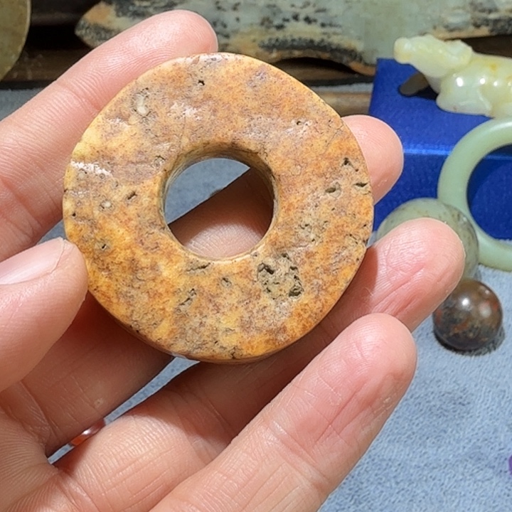 和田玉未镶嵌车挂北**少