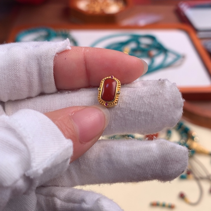 南红玛瑙配饰18K金镶嵌319