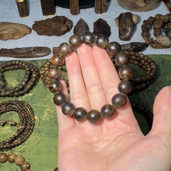 拿***滚沉香碎屑沉香金三角12mm -18.5g 沉水