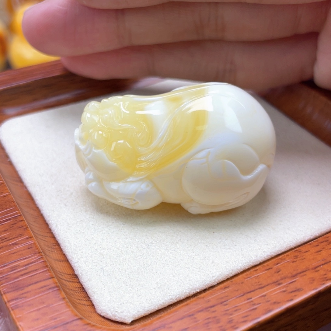 琥珀裸石未镶嵌u*蜜蜡