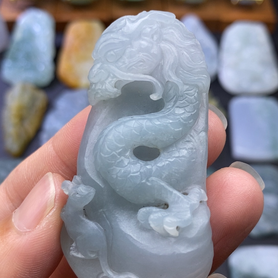 定制翡翠未镶嵌龙牌