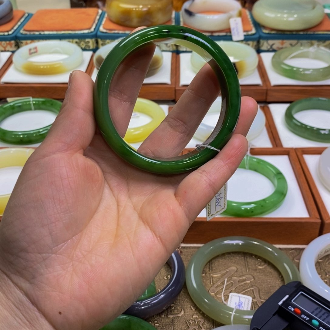 和田玉手镯未镶嵌俄料碧玉58.59