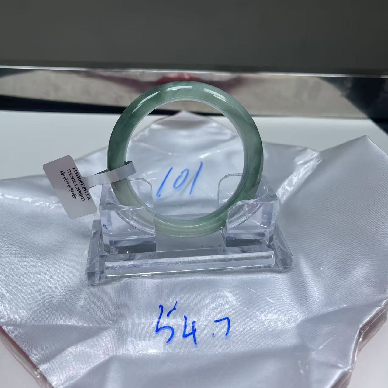 毛货手镯需精细抛光/101