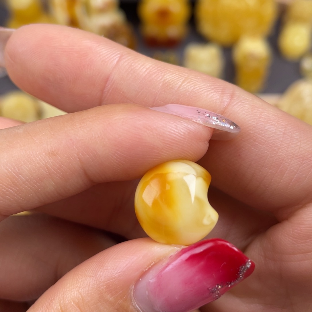 琥珀裸石未镶嵌蜜蜡