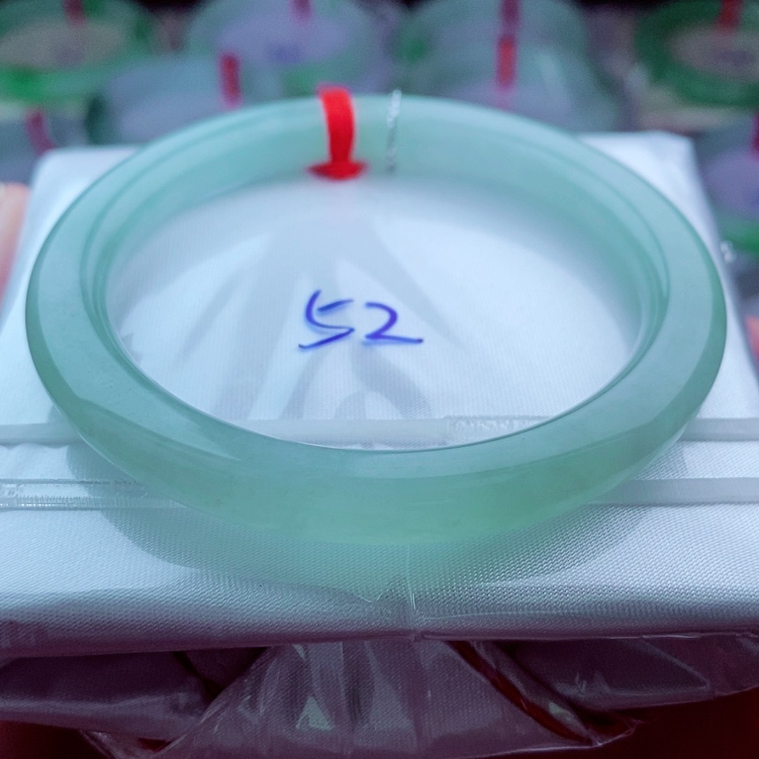 翡翠手镯（圆镯）未镶嵌喵****?0876-52圈口 晴绿