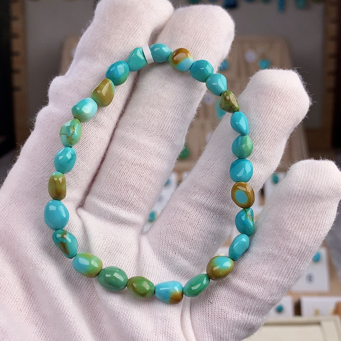 绿松石颈饰未镶嵌