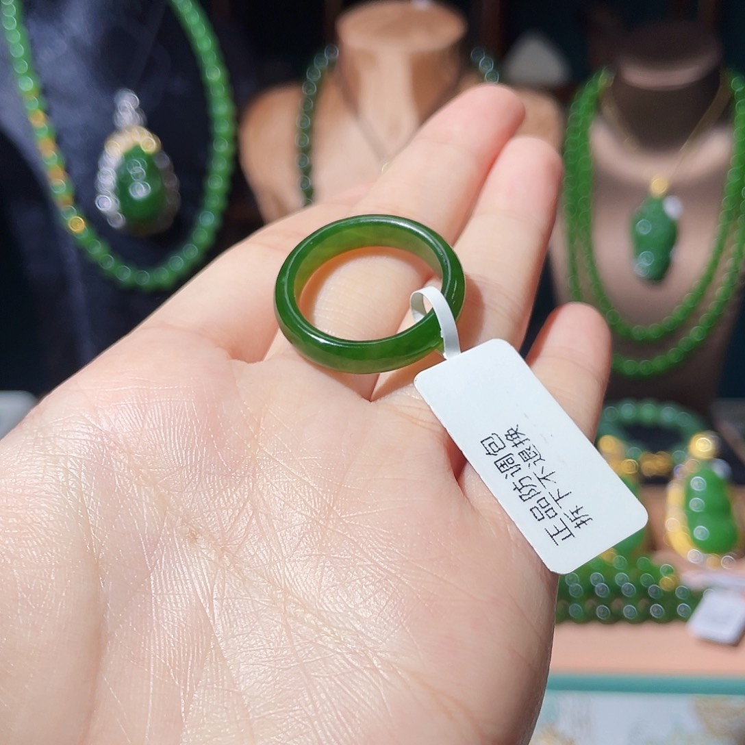 和田玉（碧玉）未镶嵌颈饰20圈口