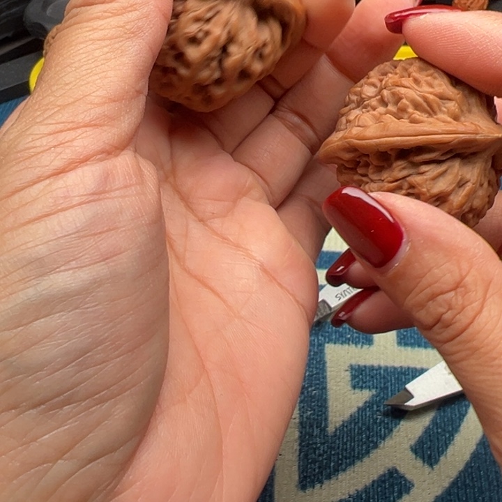 R***g吊坠桃核文玩莲花40