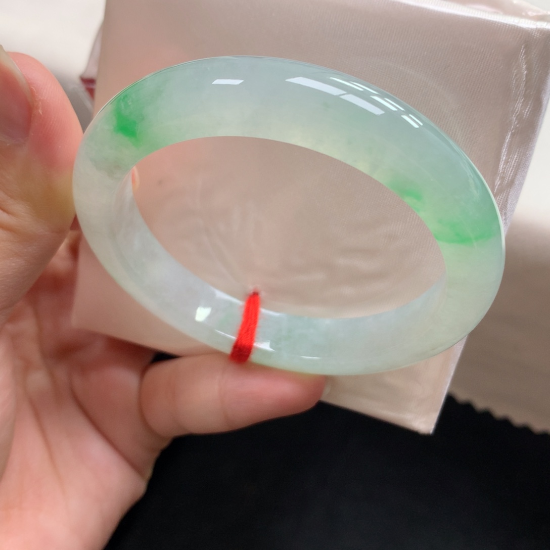 翡翠未镶嵌手镯7号53正小龙井阳绿（贯穿纹裂）对标小六