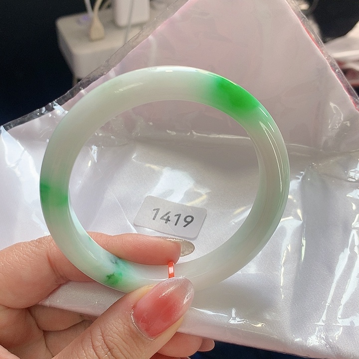翡翠手镯未镶嵌03。