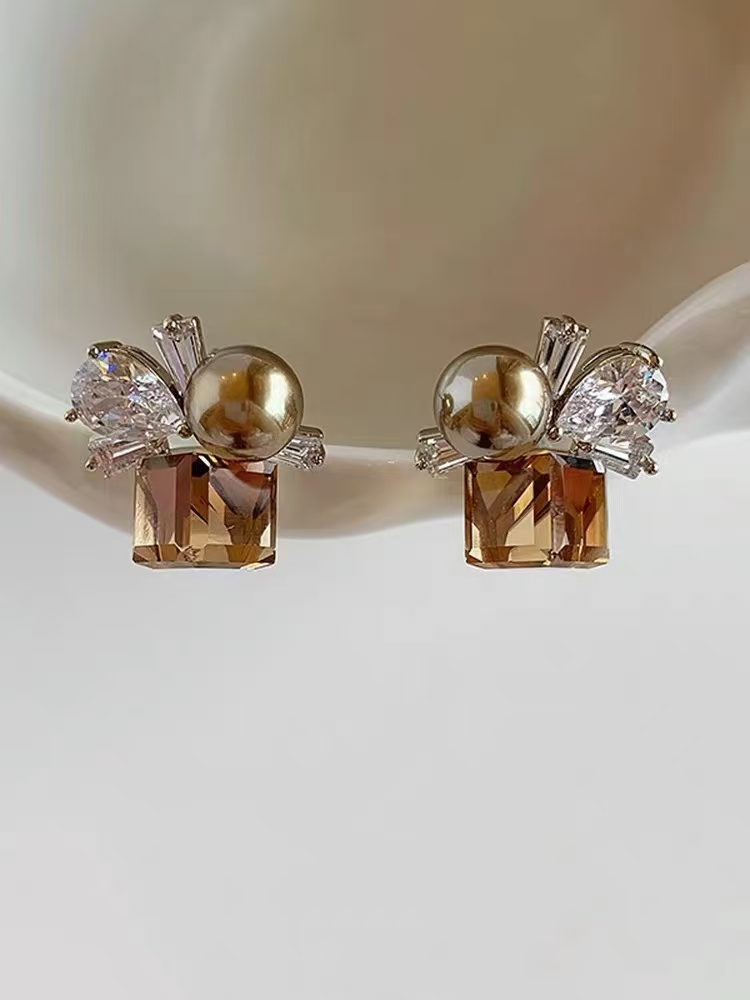 合金锆石耳饰 法式甜美风女卡其色耳钉锆石耳饰百搭精致经典镶嵌