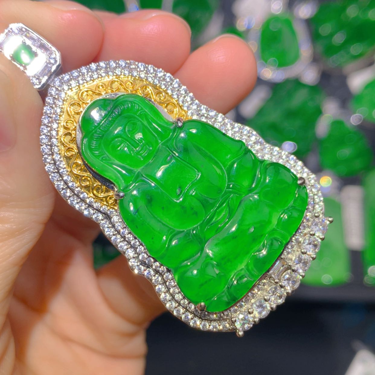 【闪购商品】翡翠颈饰未镶嵌1111111111