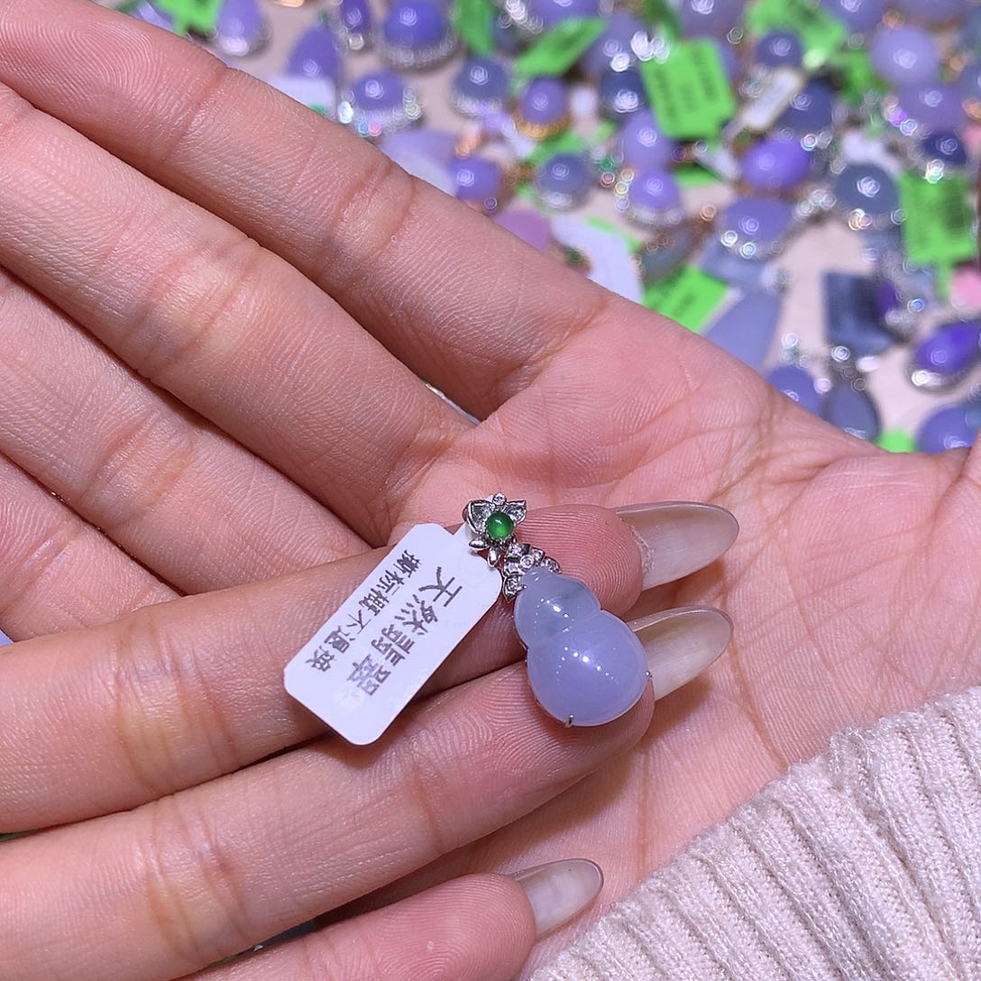 翡翠颈饰18K金镶嵌暴****童