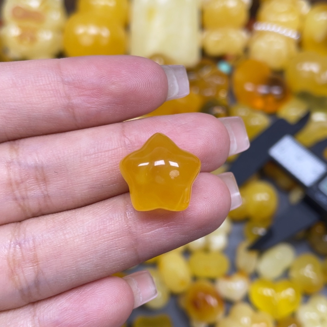 琥珀未镶嵌珠宝奇石