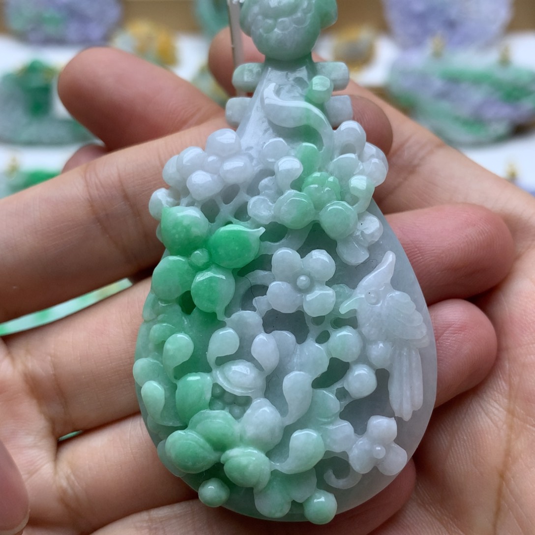 翡翠未镶嵌颈饰翡翠