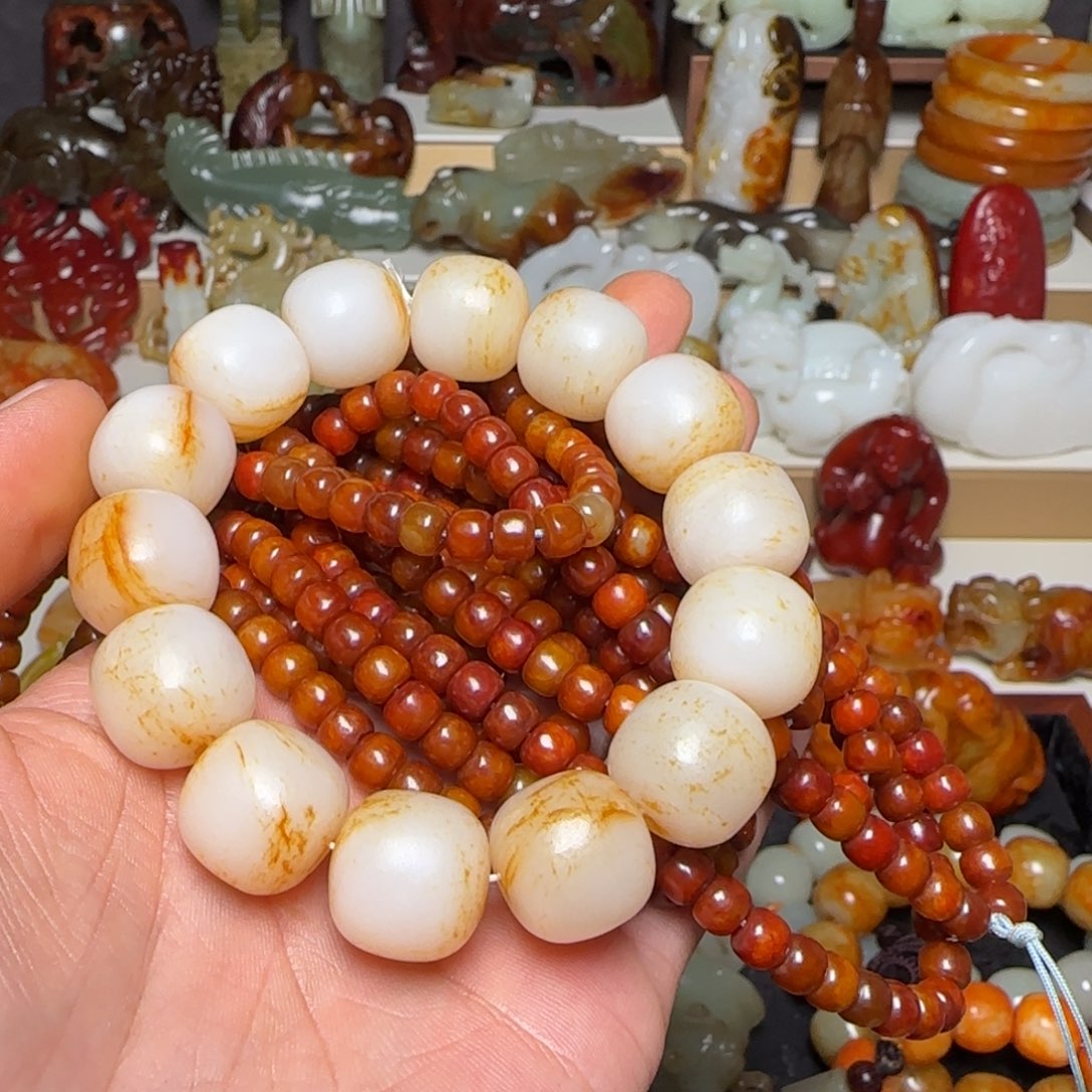 彼***）和田玉未镶嵌颈饰