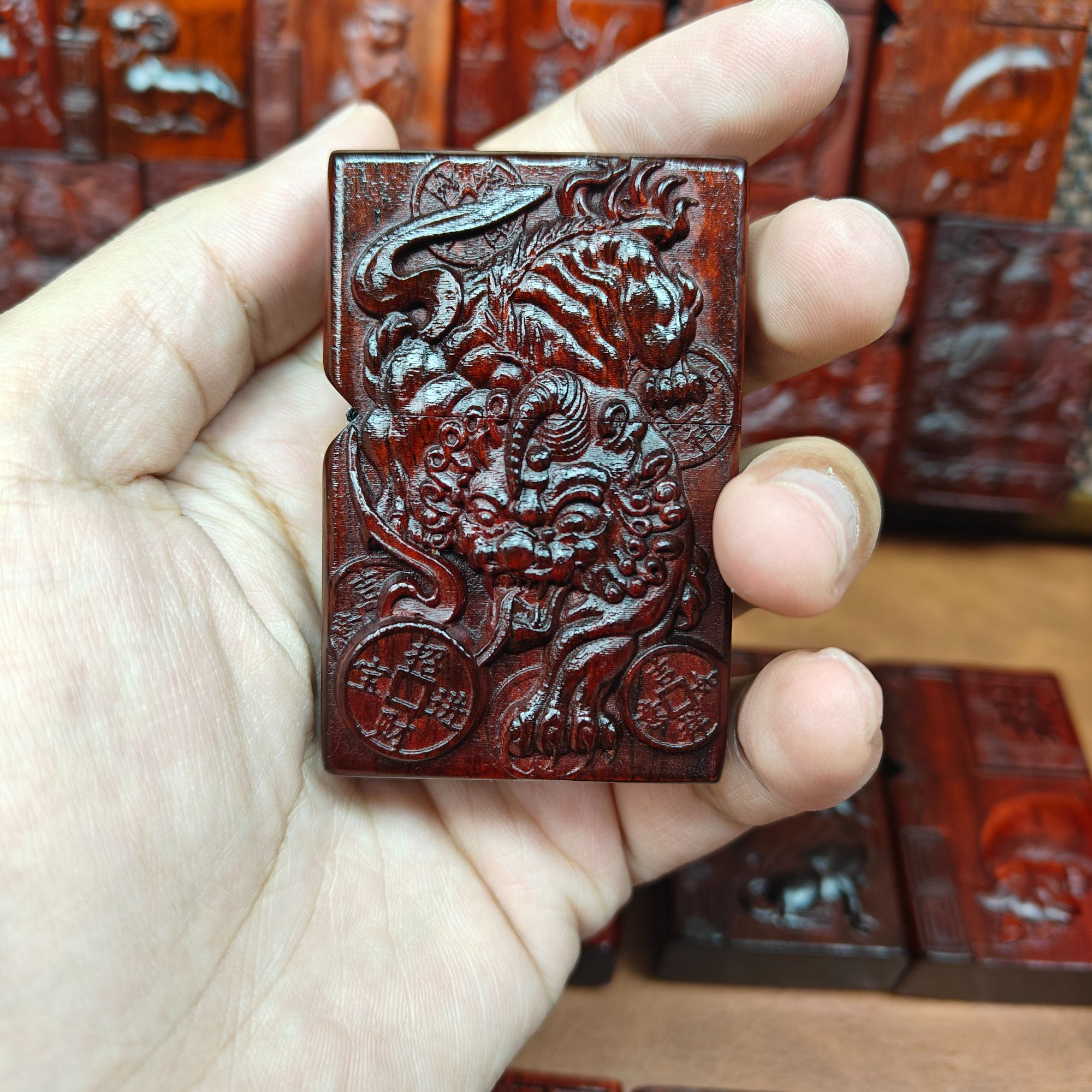 【带油带火石带棉芯】户外紫檀木貔貅定制打火机